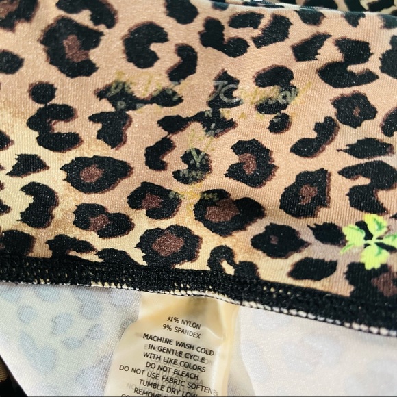 Betsey Johnson cheetah and roses compression leggings athletic yoga woman's S - Picture 7 of 9